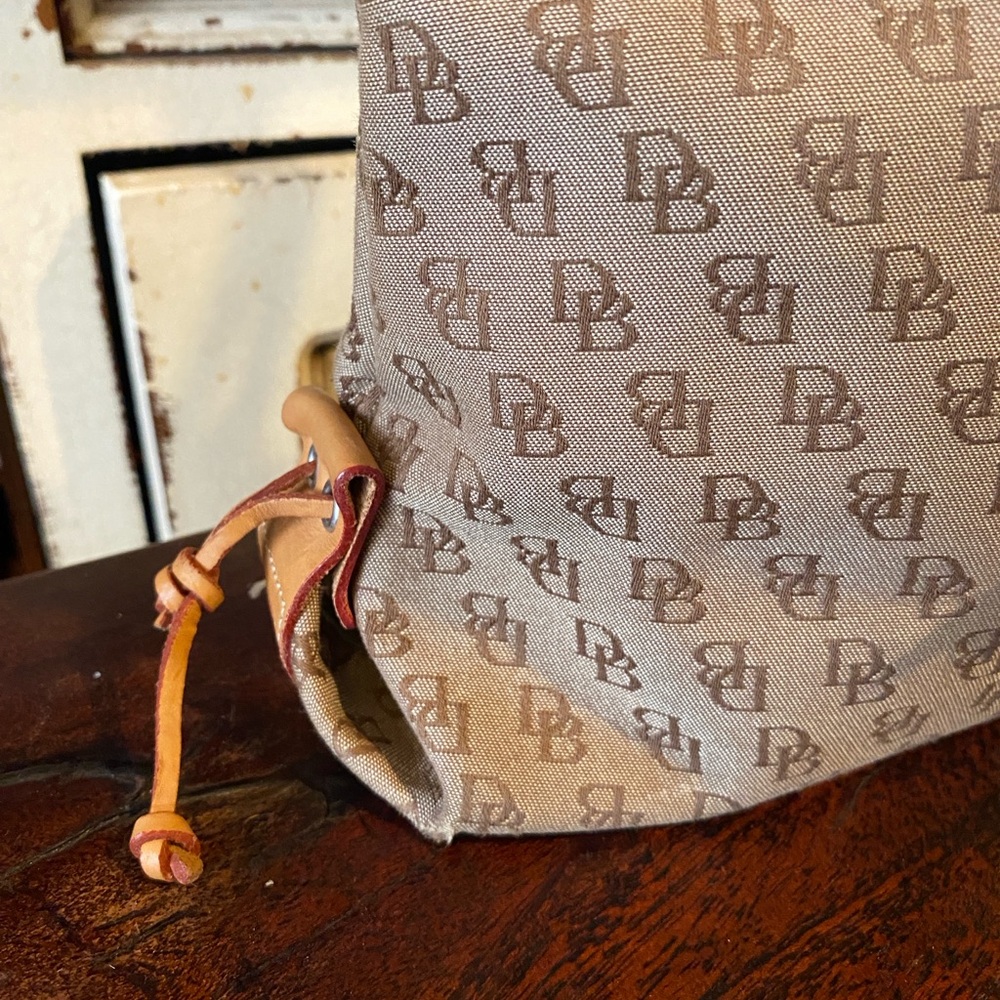 Vintage Dooney & Bourke Satchel Bag Small Authentic Signature Color Beige/Tan - Picture 3 of 11